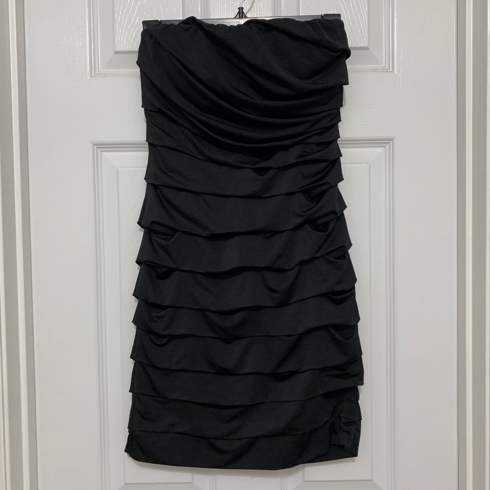 ⭐️Xtraordinary Strapless Ruched Mini Dress